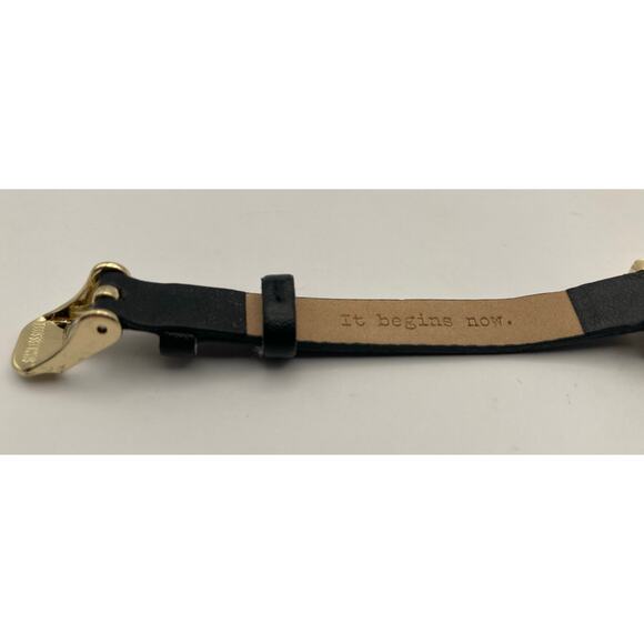 Classic Womens Analog Watch w/ Thin Adjustable Imitation Leather Band - Picture 5 of 6